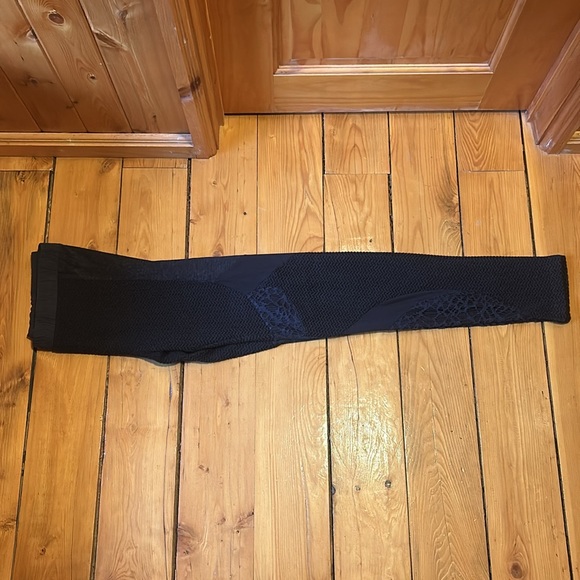 ANGELS NEVER DIE - Textured/ Layered/ Patch Work/ Grey/Black Leggings - XL - Picture 9 of 9